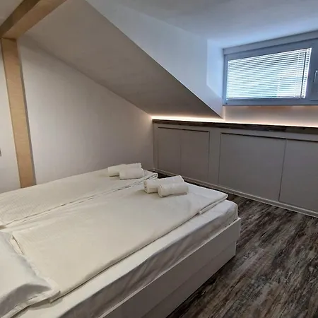 Charming Center Loft Apartment Varna
